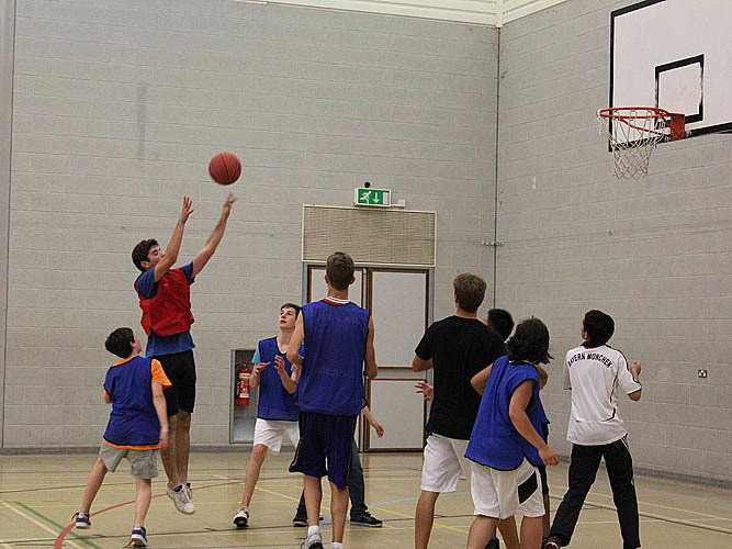 Занятия баскетболом в Concord College