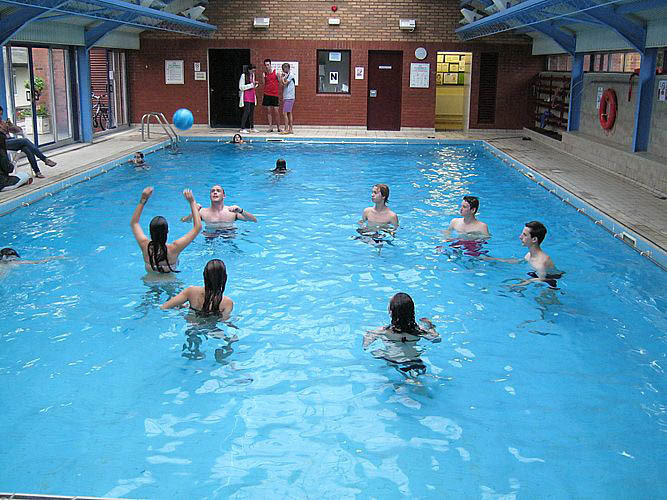 Учащиеся Concord College на занятиях водным спортом