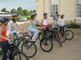 Учащиеся Concord College на велосипедах