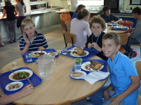 Обед в Discovery Summer Woldingham School