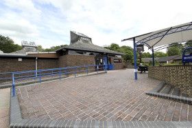 Здание Embassy Summer Oxford Wheatley