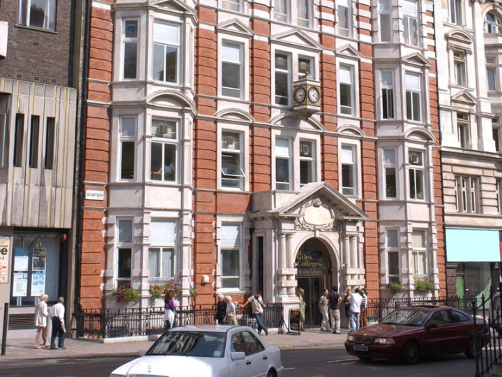 Здание школы St Giles London Central