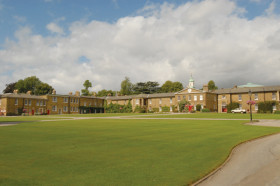 Здание школы Haileybury College 