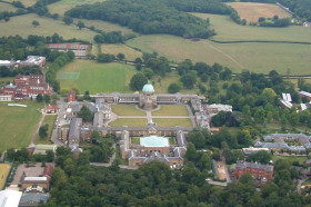 Здание школы Haileybury College 