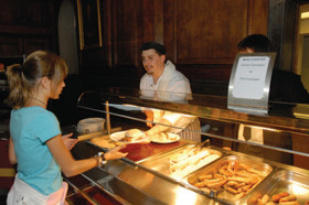 Столовая Haileybury College