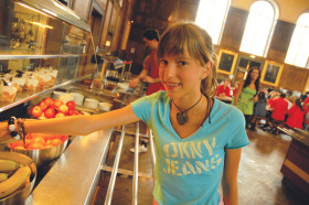 Столовая Haileybury College