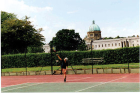 Теннисный корт