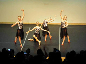 Выступление учащихся школы Heathfield International Summer School