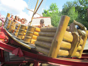 Студенты Heathfield International Summer School в парке развлечений