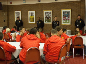 Студенты Manchester United Soccer School
