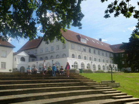 Здание школы Lines Downe House