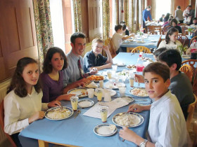 Обед в Lines Downe House