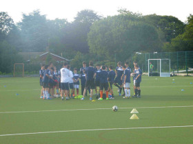 Подготовка к игре в футбол