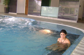 Бассейн в Lines Queenswood