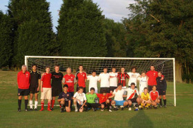 Футбольная команда студентов Lines Queenswood