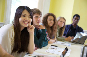 Студенты Embassy English Hastings на занятиях