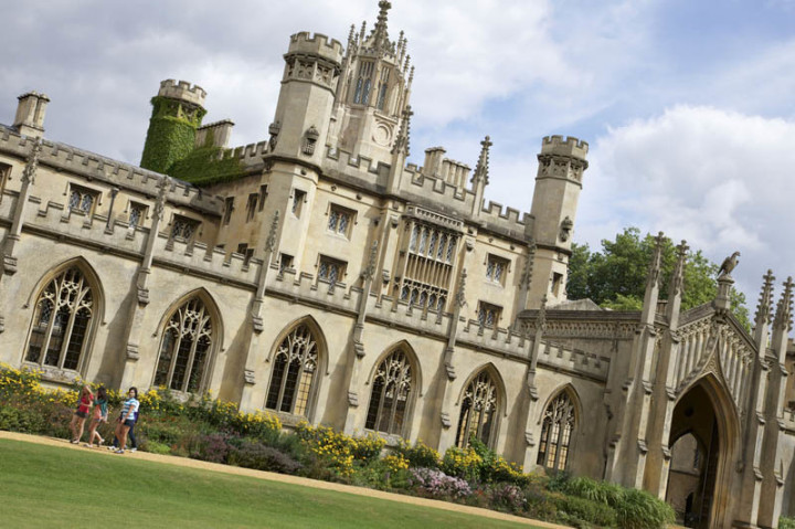 Здание школы Embassy Summer Cambridge