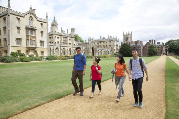 Здание школы Embassy Summer Cambridge