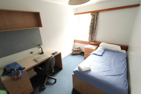 Жилая комната студентов в Embassy Summer London Kingswood Hall