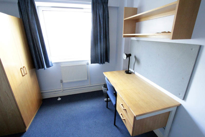 Жилая комната студентов в Embassy Summer London South Bank