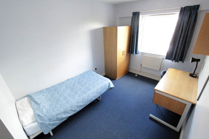 Жилая комната студентов в Embassy Summer London South Bank