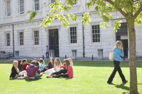Здание школы Embassy Summer London UCL