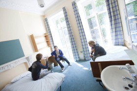 Жилая комната студентов в Embassy Summer London UCL