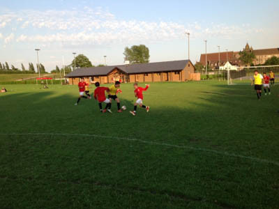 Футбольный матч в Manchester United Soccer School Rugby School