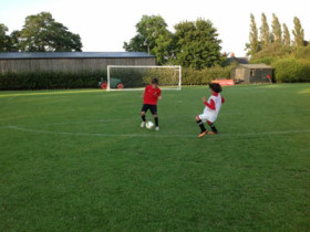 Футбольный матч в Manchester United Soccer School Rugby School