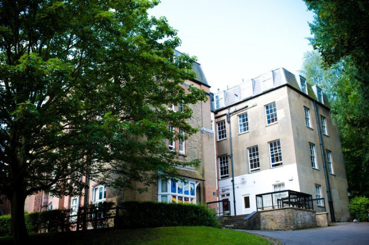 Здание школы Pilgrims Harrow School