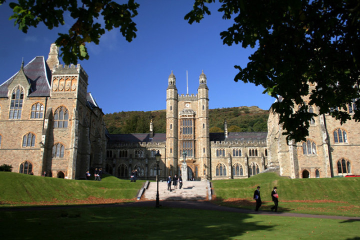 Здание школы Pilgrims Malvern College