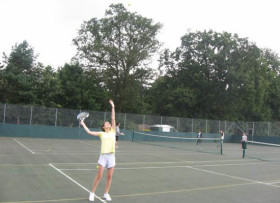 Теннисный корт в SKOLA Ascot