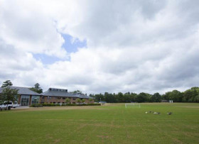 Футбольное поле в SKOLA Ascot