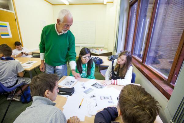 Студенты SKOLA Chorleywood на занятиях