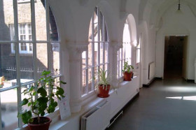 Холл в SKOLA Hyde Park