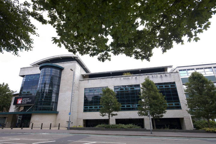 Здание школы St Giles Southampton