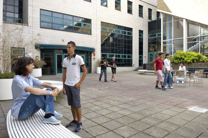 Студенты St Giles Southampton