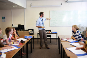 Студенты St Giles Southampton на занятиях