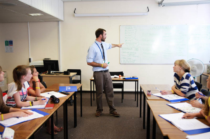 Студенты St Giles Southampton на занятиях