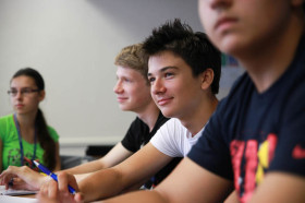 Студенты St Giles Southampton на занятиях