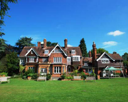 Здание школы St. Clare’s