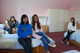 Жилая комната студентов St. Clare’s