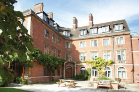 Здание школы Oxford Royal Academy St. Peter's College