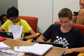 Студенты Oxford Royale Academy Jowett Walk на занятиях