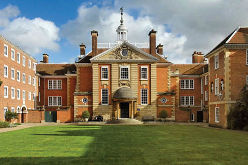 Здание школы Oxford Royale Academy Lady Margaret Hall