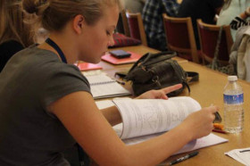 Студенты Oxford Royale Academy Lady Margaret Hall на занятиях