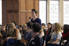 Студенты Oxford Royale Academy Lady Margaret Hall на лекции