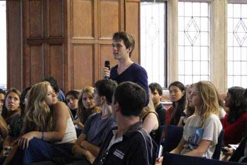 Студенты Oxford Royale Academy Lady Margaret Hall на лекции