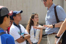 Студенты Oxford Royale Academy Lady Margaret Hall в музее