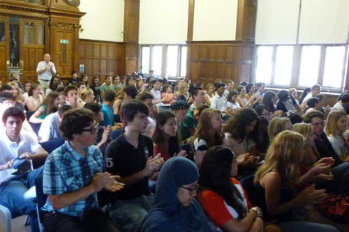 Студенты Oxford Royale Academy St. Catherine's College на лекции